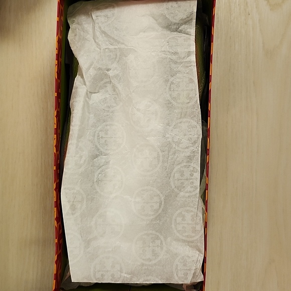 Silver Flats by Tory Burch Miller Symbol Reva - Picture 6 of 9